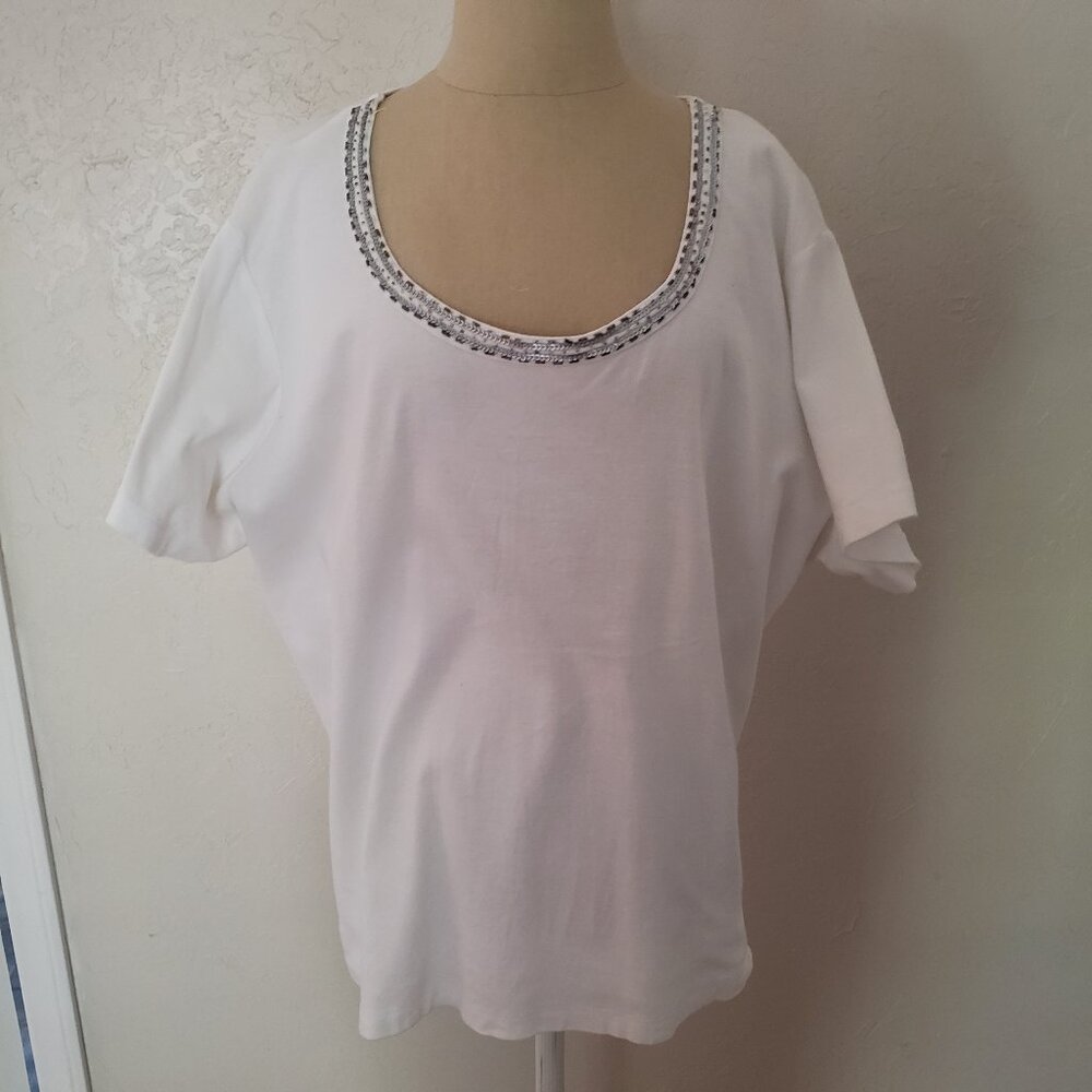 Choices beaded and sequence scoop neck white t-shirt